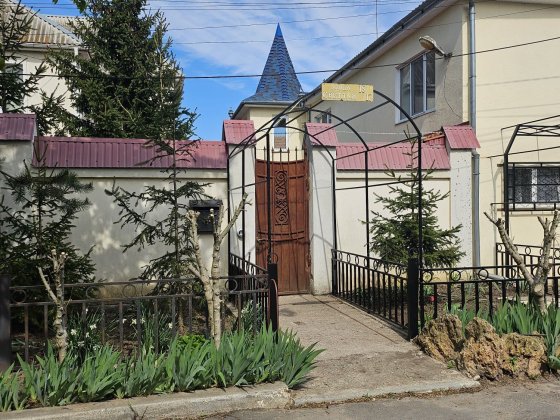 Продаёться дом в Царском селе 10 соток земли,канализация и т.д. все комуникации проведены Таирово