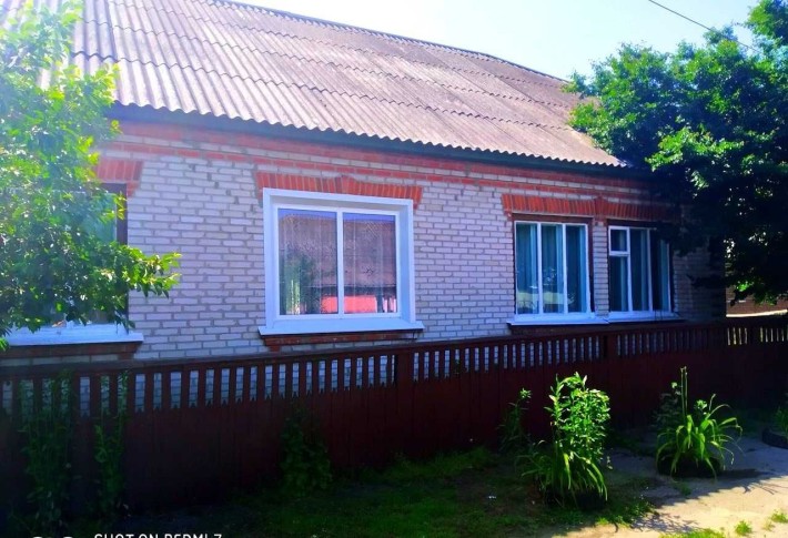 Продам цегляний будинок в затишному приватному секторі м.Гадяч. - фото 1