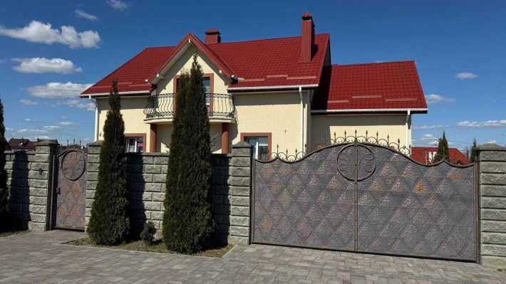 Укомплетований будинок з ремонтом площею 218 м2, на ділянці 16 сот. Біла Криниця!!! - фото 1
