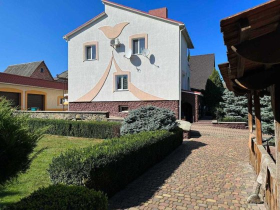 Продам затишний будинок Красилів