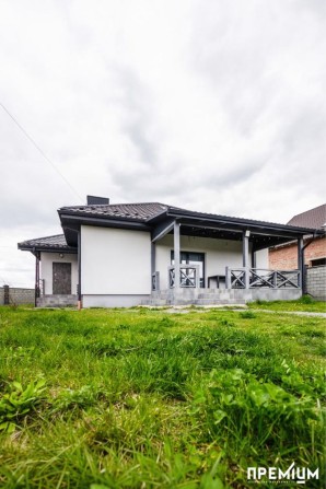 Окремий будинок з ділянкою! - фото 1