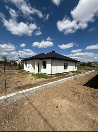 Продам сучасну американку в с.Житин початок села. - фото 1