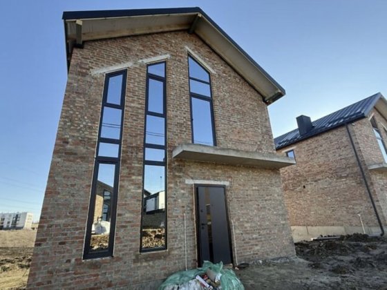 Продається 2 поверховий будинок, 5 кімнат з ділянкою 3 сотки в районі Дружба (Петриків) Петриків