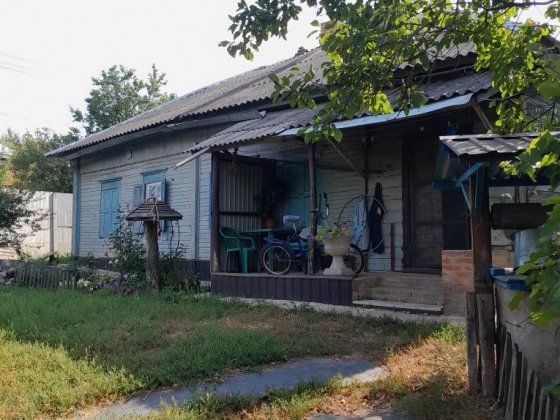 Продам дом Центр12 сот( дубовый удобства баня огорожен) Нова Водолага