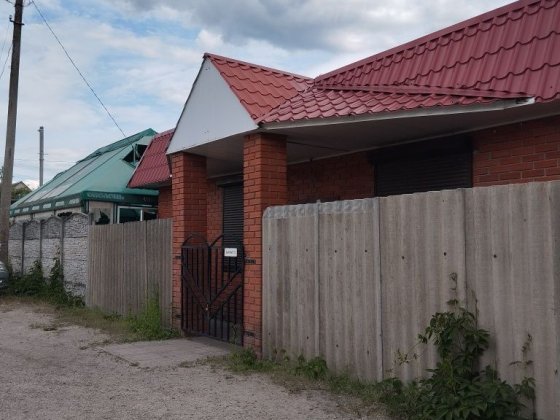 Продам Будинок можно під любу діяльність або житло .Нова Водолага .Центральна Вулиця. Нова Водолага