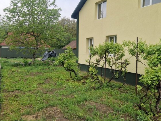 Будинок  біля міста  Стуфчинці Стуфчинцы