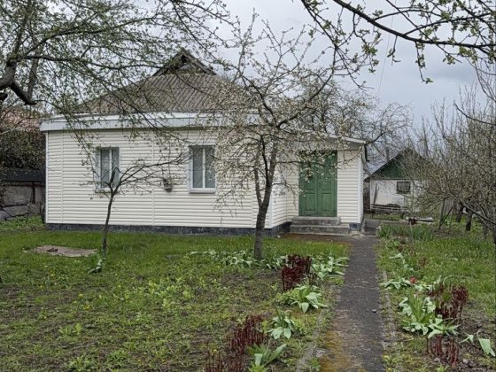 Продаж капітального будинку з гарним місцерозташуванням в м. Корсунь! Працюєм по Є-відновленню! Корсунь-Шевченковский