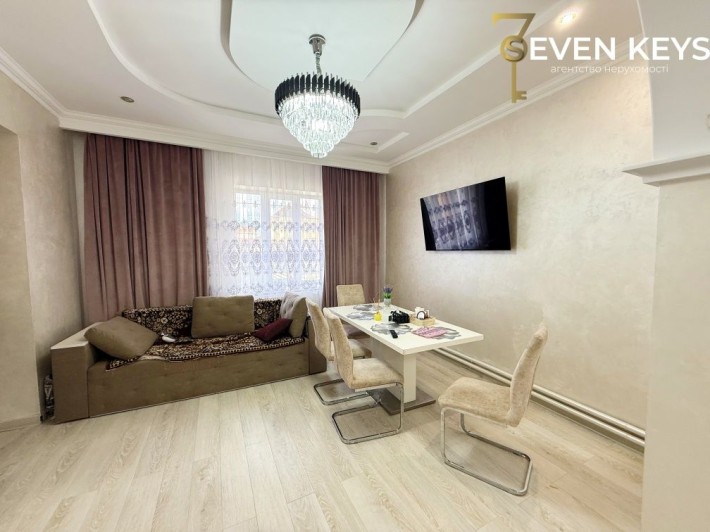 Продаж 2 поверхового будинку з гаражем і ділянкою на 10 соток, 218м² - фото 1