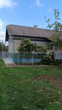 Продається гарне, охайне господарство у смт.Лужани - фото 1