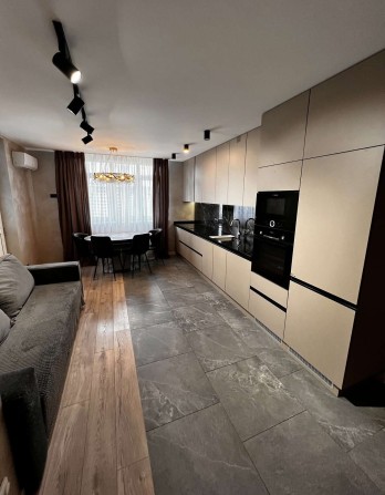Продаж 2-к квартири вул. Урлівська 23г - фото 1