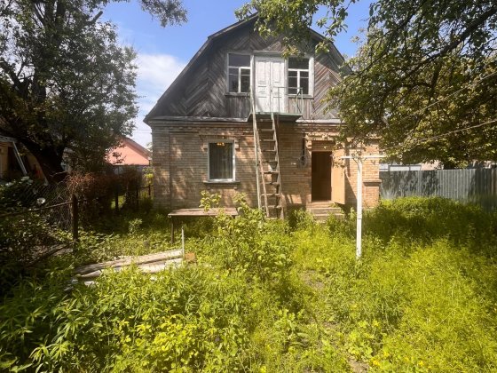 Будинок 1/2 в Бучі Газ 6 соток Буча