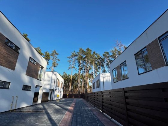 Дуплекс в лісовій Бучі. Газ, власний дворик 2.5 сотки Буча
