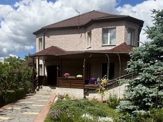 Будинок у Бучі з автономним живленням та укриттям — готовий до заселення Буча