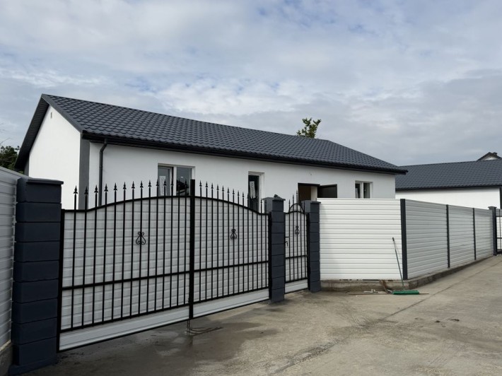 Продаж будинку 80 кв.метрів в центральній частині міста - фото 1