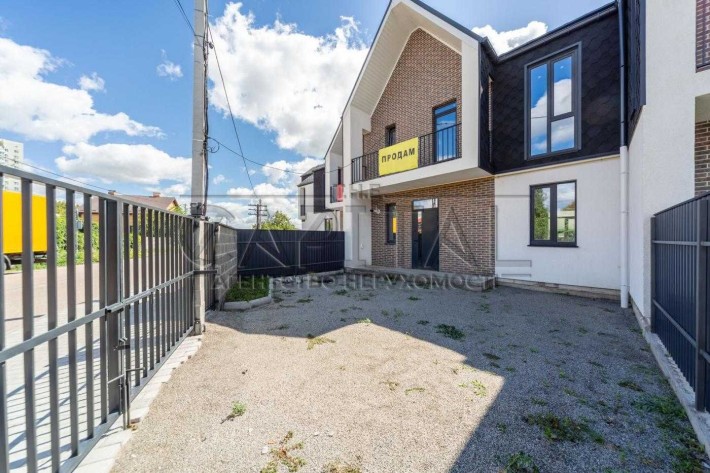 Продажа таунхауса, Бровары, 2 спальни+кухня-студия - фото 1