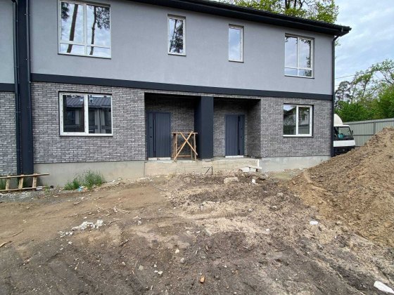 Кутовий Таунхаус у Бучі поруч з садочком, велика ділянка 3.5 сотки, центральні комунцікації ГАЗ Буча