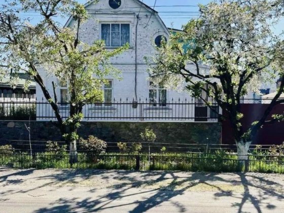 Цегляний будинок з мансардою Залізничне селище Белая Церковь