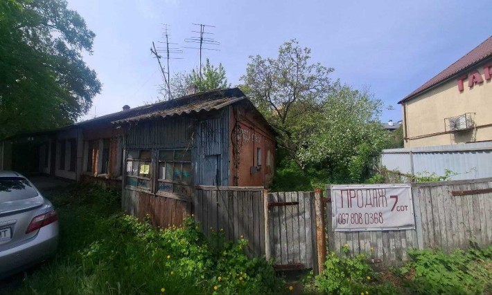 ПРОДАМ частину будинку 74м2 з земельною ділянкою 7сот у власності у центрі міста на фасаді - фото 1