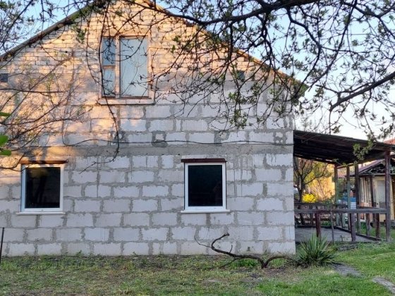 Елітне камерне місце для проживання, будинок з виходом до води із соснами біля м.Славутич!