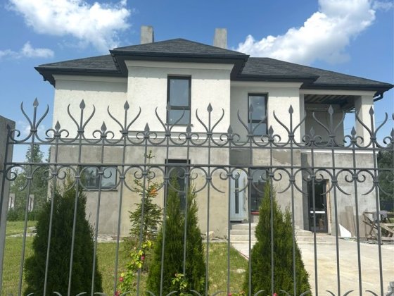 Продажа современного дома  в г. Борисполь Бориспіль