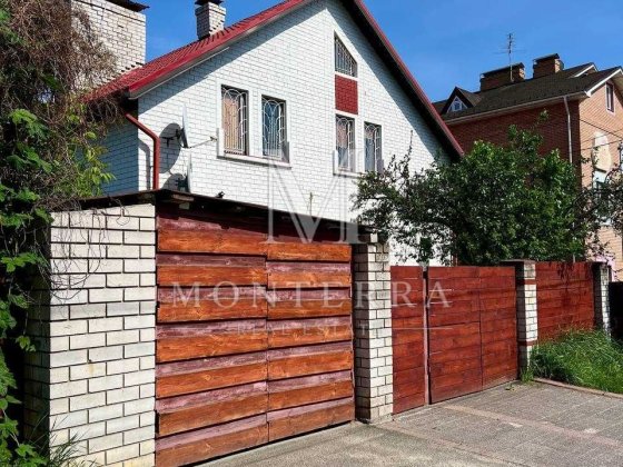 Продаж будинку з ремонтом у центрі Києва із земельною ділянкою 7 сот Печерський район вул. Товарна Київ