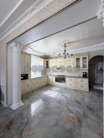 Продаж будинку на Лобановського 220м2 - фото 1