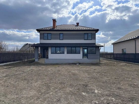 Сучасний двоповерховий будинок у тихій локації біля Івано-Франківська Івано-Франківськ