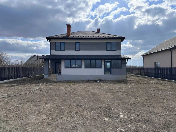 Сучасний двоповерховий будинок у тихій локації біля Івано-Франківська - фото 1