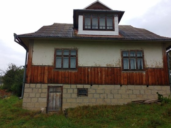 Особняк в Косові, півторачка з прибудовами Ивано-Франковск