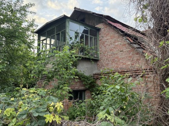Ділянка 17 соток зі старим будинком, вул. Заремби (Радянська) біля Голосіїського парку Київ