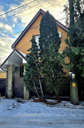 Продам будинок Київ  провулок Паровозний,3 метро Чернігівська - фото 1