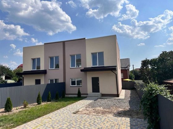 Дуплекс з максимальним наповненням біля 9 ліцею у Бучі. 3 сотки землі! Буча