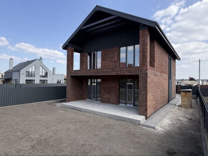 Продажа качественного дома в коттеджном городке Стоянка 2 - фото 1