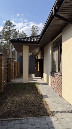 Одноповерховий будинок 130 м2 в соснах. Лісова Буча елітний район. - фото 1