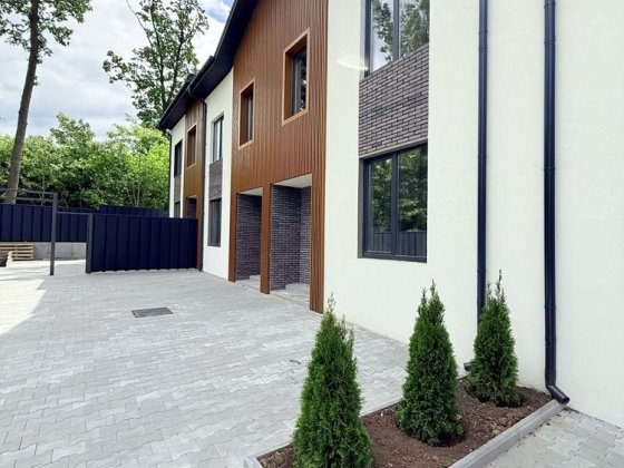 Таунхаус 87 м² + мансарда в Ірпені, вул. Надсонова — $86 000. Всі центральні комунікації, асфальтова Ірпінь