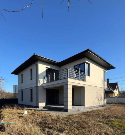 Комфортний  будинок, поруч Міського Озера 260м2 з гаражем - фото 1