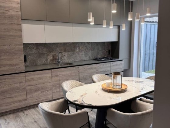 Будинок 229 м² у центрі Івано-Франківська | Авторський ремонт | Сауна  | Гараж. Ивано-Франковск