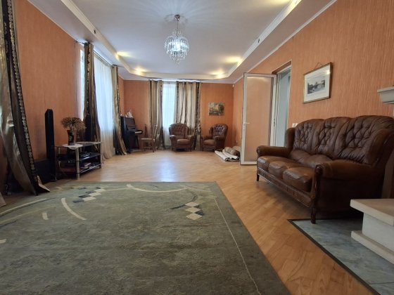 Продаж будинок 300м², ділянка 7сот. КАСКАД Арсен Епіцентр Школа. Бізнес Хостел Готель СТО Івано-Франківськ