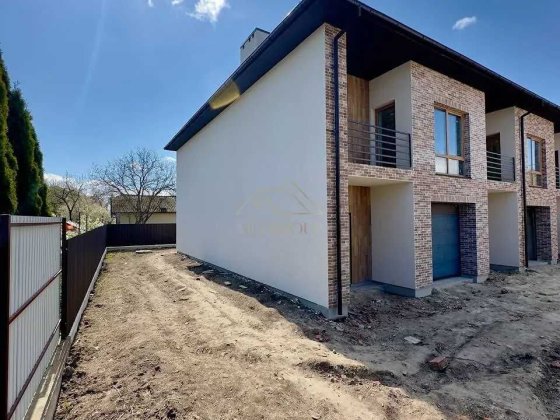 Продаж таунхауса / будинок 136м2 в місті з гаражем та ділянкою Івано-Франківськ