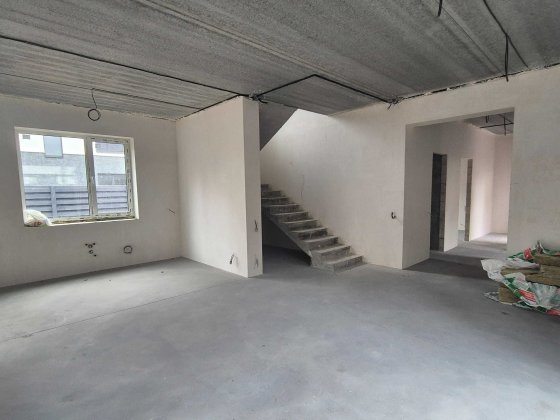 Сучасний будинок 150 м² з терасою 22 м² на 4,5 сотках землі в Бучі Буча
