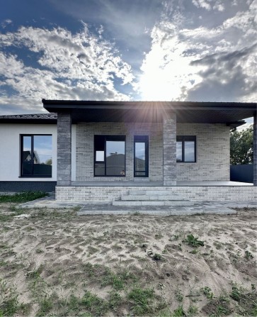 Будинок з терасою у Бучі. 153 000 $ неподалік парку - фото 1