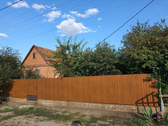 Дом общая площадь 48м2 10 соток ( солн. панели 66 штук),  " Кирпичные завод" - фото 1