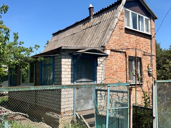 Продам доглянуту дачу з земельною ділянкою. Затишне місце для відпочинку, саду та городу. Гарний під Кривий Ріг