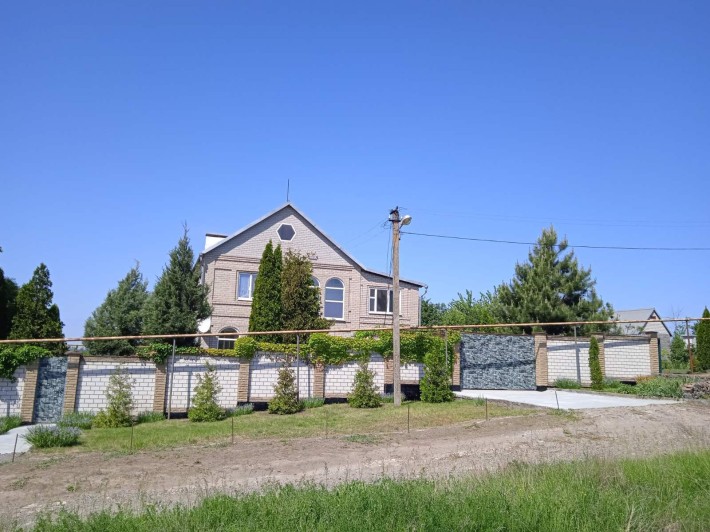Продам дом двухэтажный - фото 1