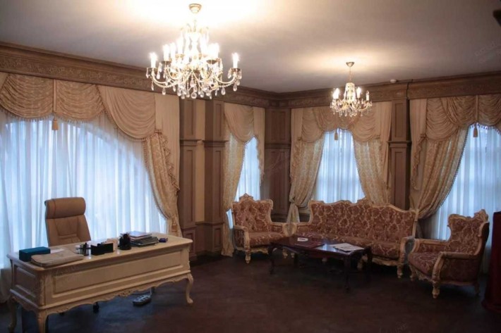 Продам 3-поверховий будинок з унікальним ремонтом, вул. Садова, 66. - фото 1