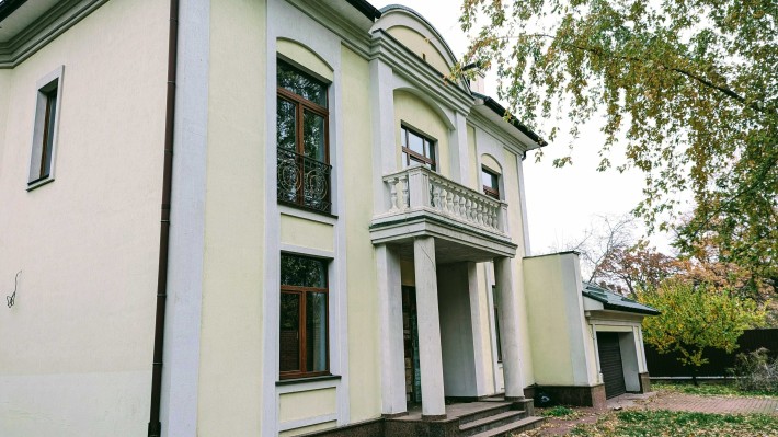 Продаж будинку на пл. Шевченка, в парку Крістерова гірка. - фото 1