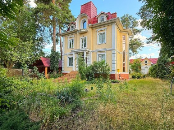 Продам 3-х поверховий будинок в Києві, вул. Алматинська, ДВРЗ