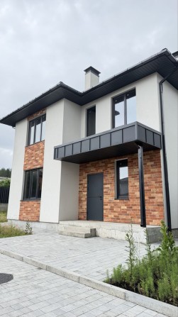 Сучасний готовий будинок 135 м² на ділянці 5,8 соток - фото 1