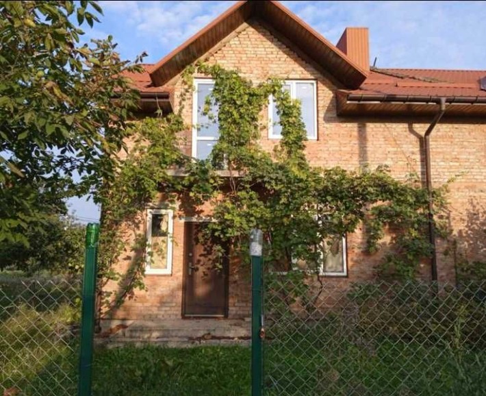 Обмін половини дуплекса в м.Луцьк на квартиру з доплатою - фото 1