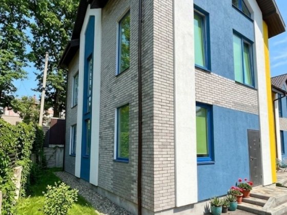 Таун 140 м² в Ірпен Центр  і з чистовим оздобленням, котлом та теплою підлогою Ірпінь